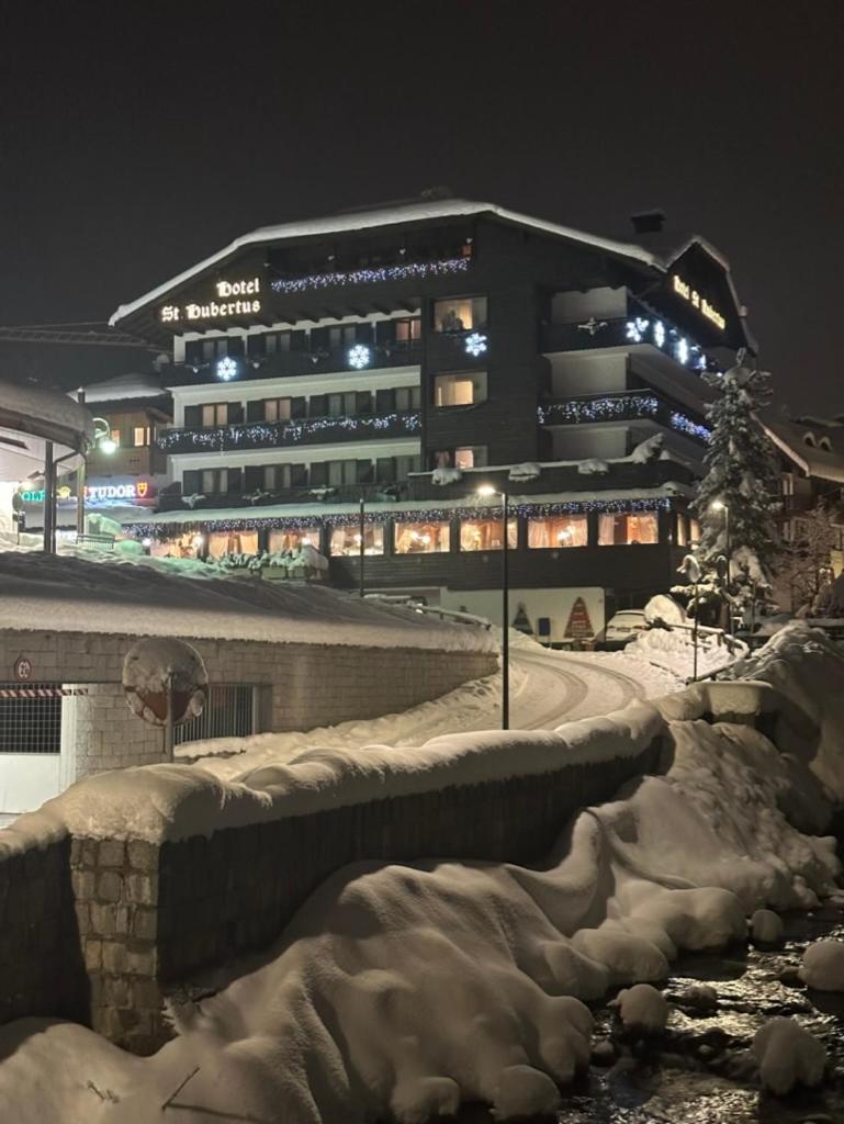 Hotel Garni St. Hubertus Madonna Exteriér fotografie