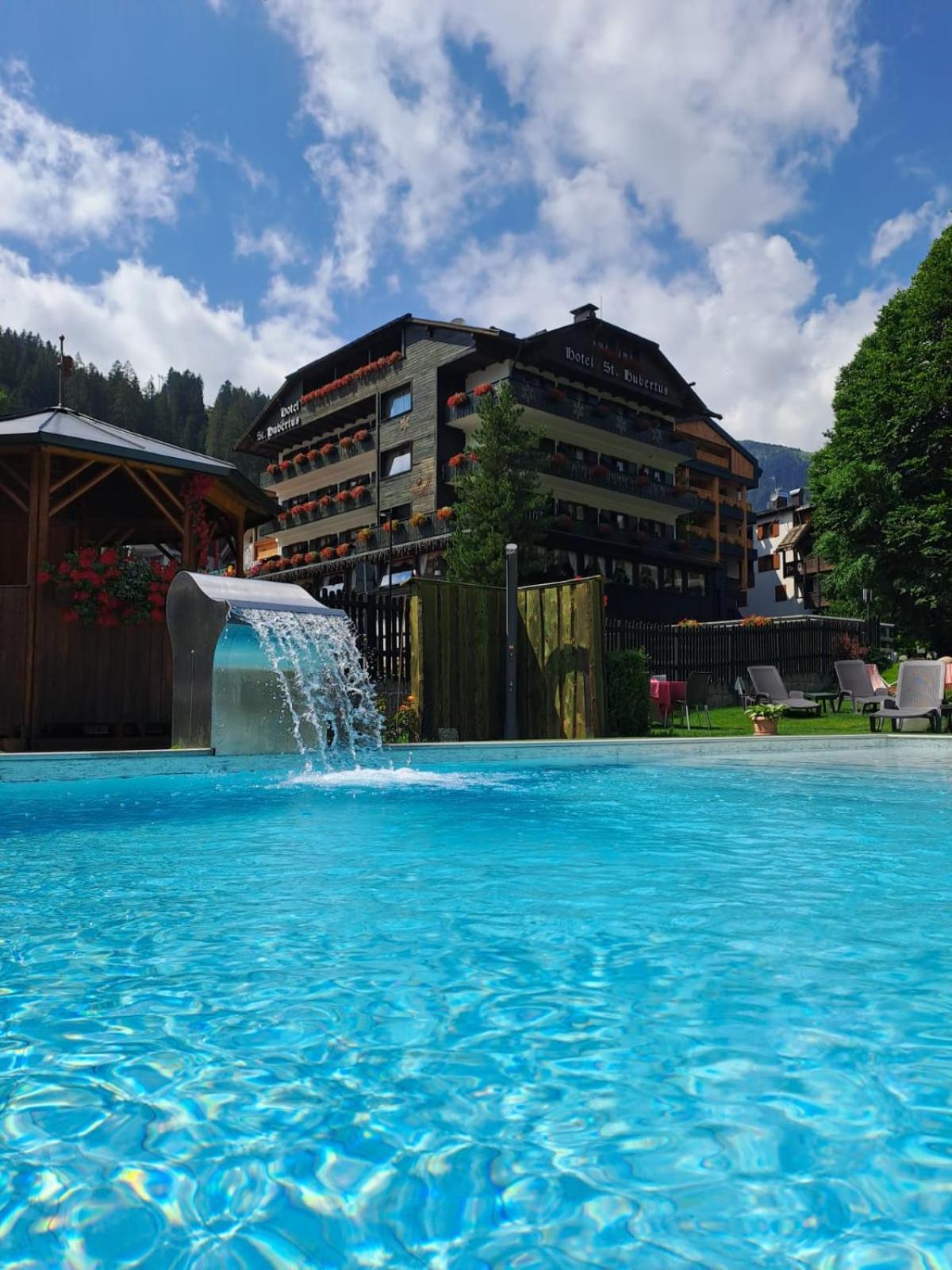 Hotel Garni St. Hubertus Madonna Exteriér fotografie