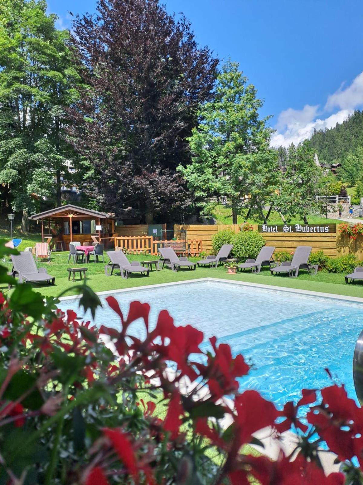 Hotel Garni St. Hubertus Madonna Exteriér fotografie