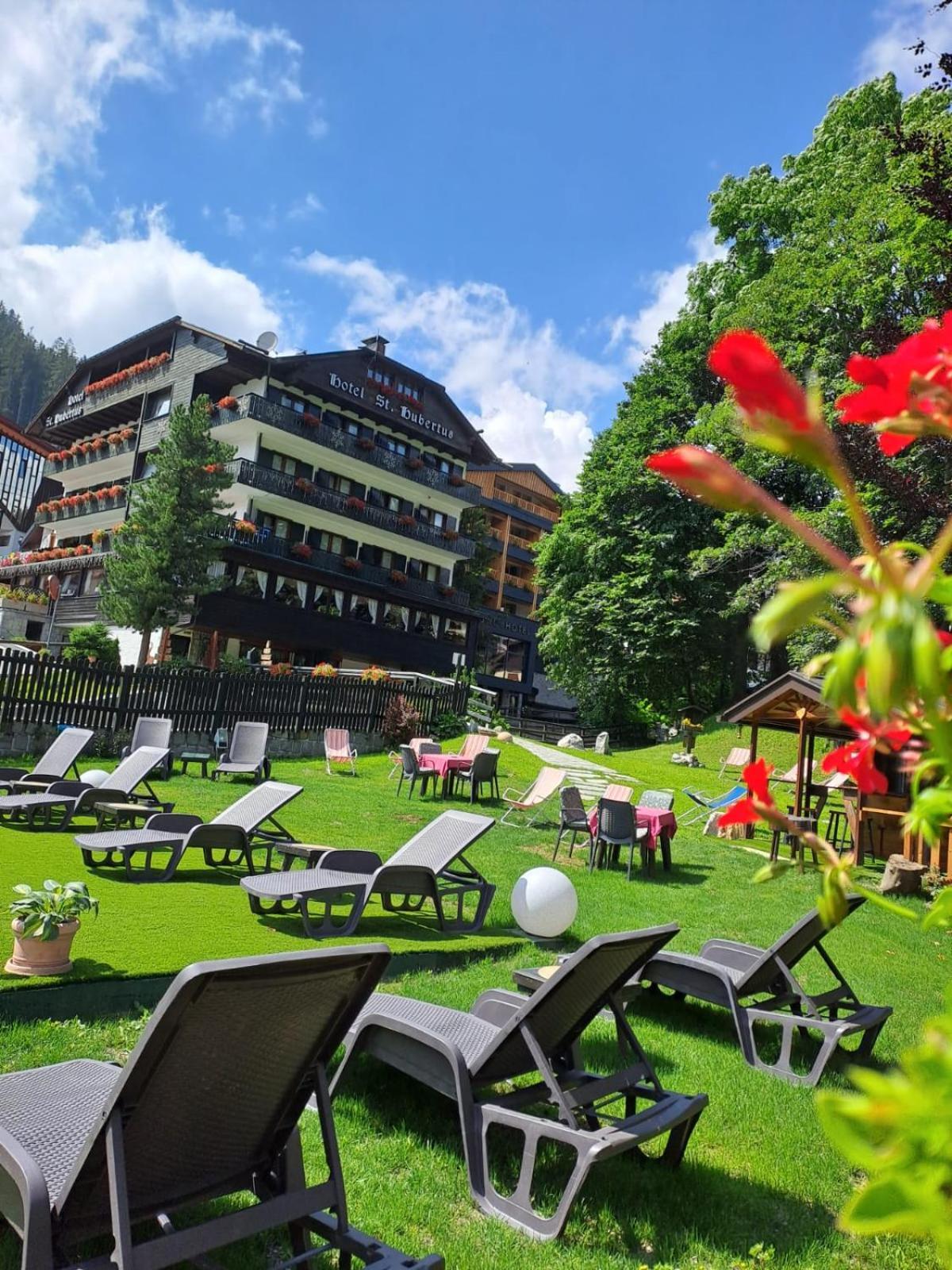 Hotel Garni St. Hubertus Madonna Exteriér fotografie