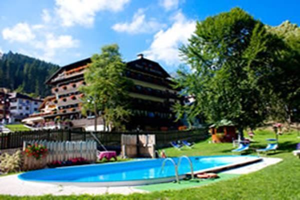 Hotel Garni St. Hubertus Madonna Exteriér fotografie